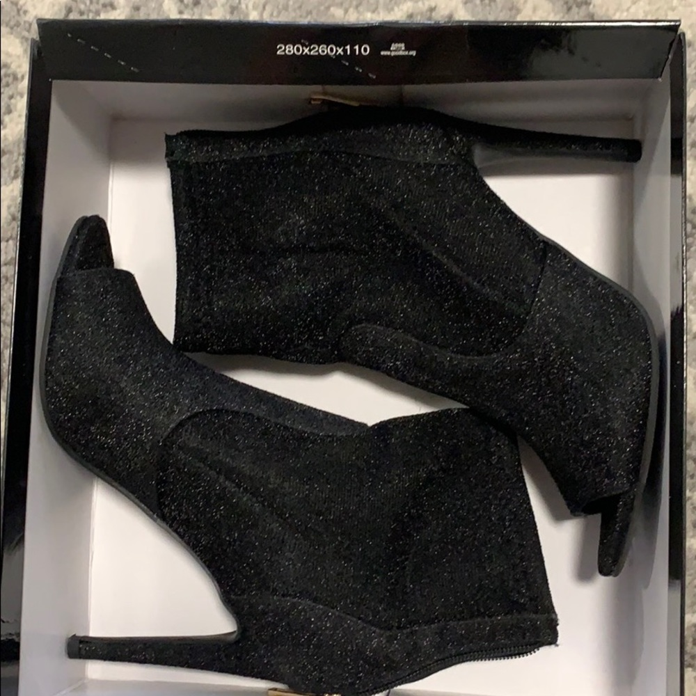 Sexy Peep Toe high Heel Boot!